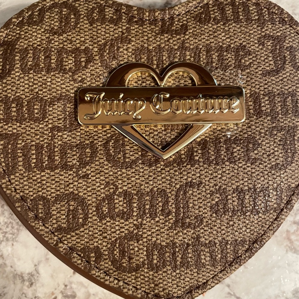 💖Juicy Couture Chestnut Heart Wristlet